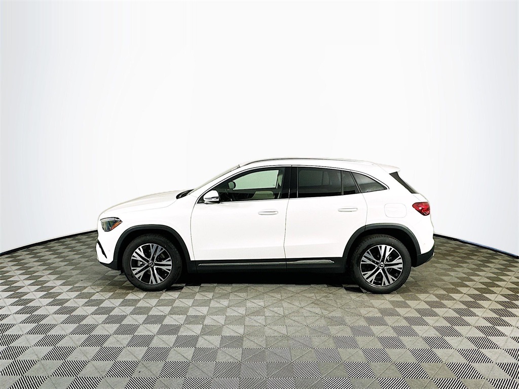 2025 Mercedes Benz GLA 250 4MATIC photo 4