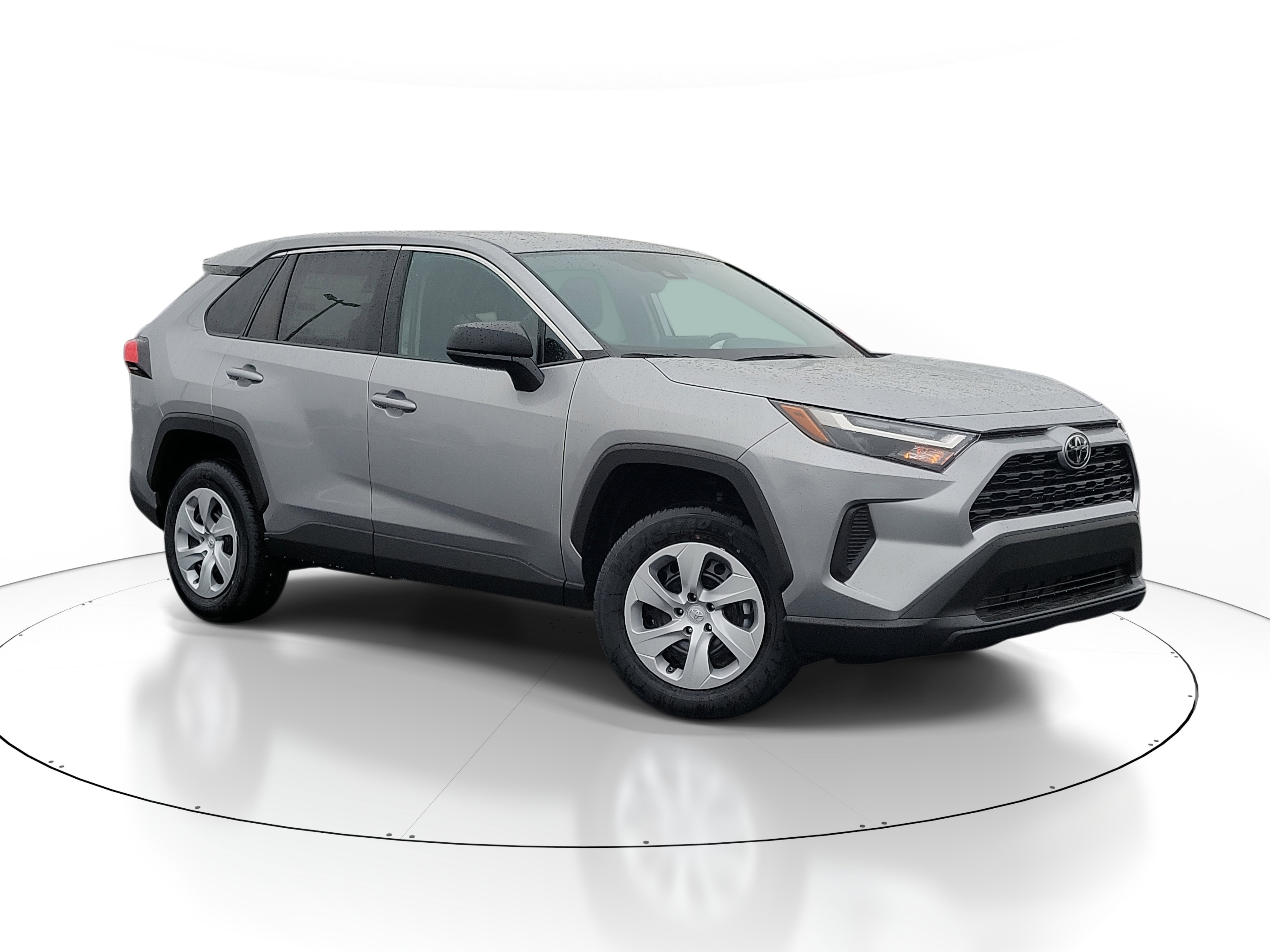 2025 Toyota RAV4 LE's photo