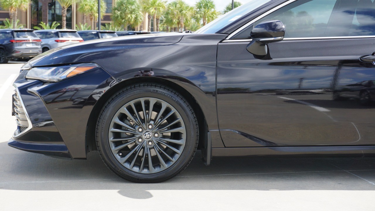 2021 Toyota Avalon Limited photo 10