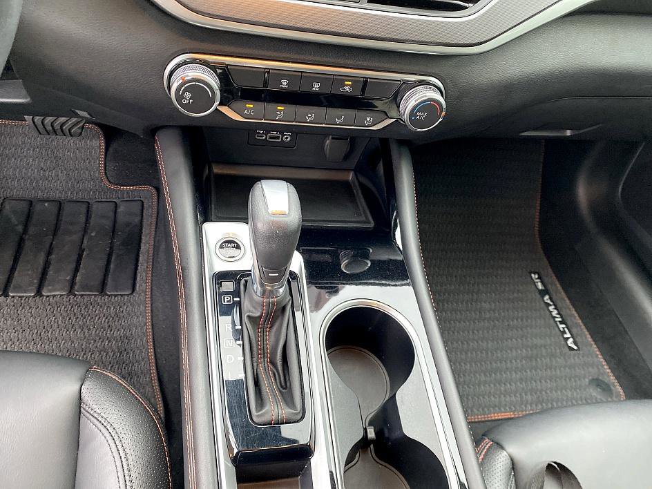 2023 Nissan Altima 2.5 SR photo 12