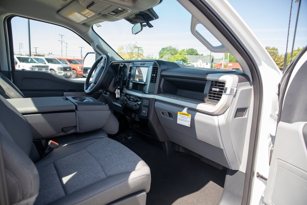 2025 Ford F-350 XL photo 25