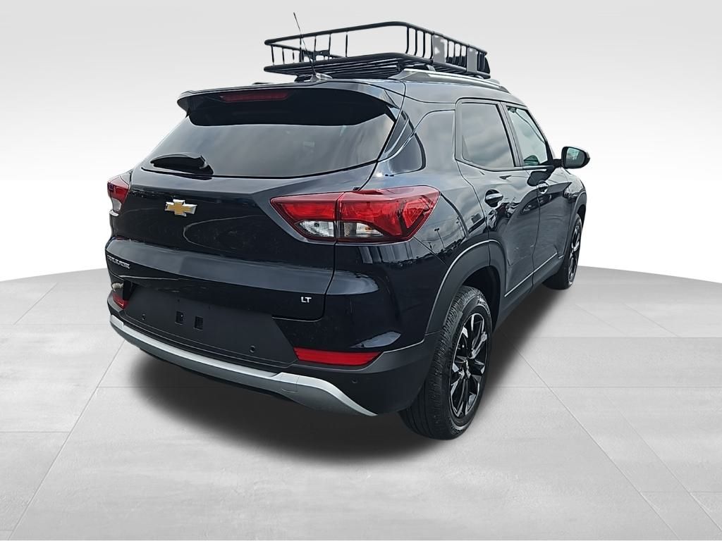 2021 Chevrolet Trailblazer LT photo 2