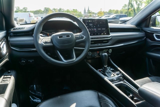 2023 Jeep Compass Altitude photo 6