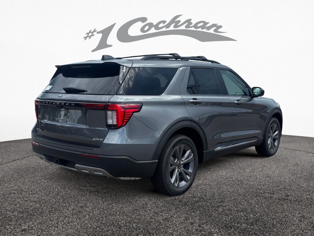 2025 Ford Explorer photo 4