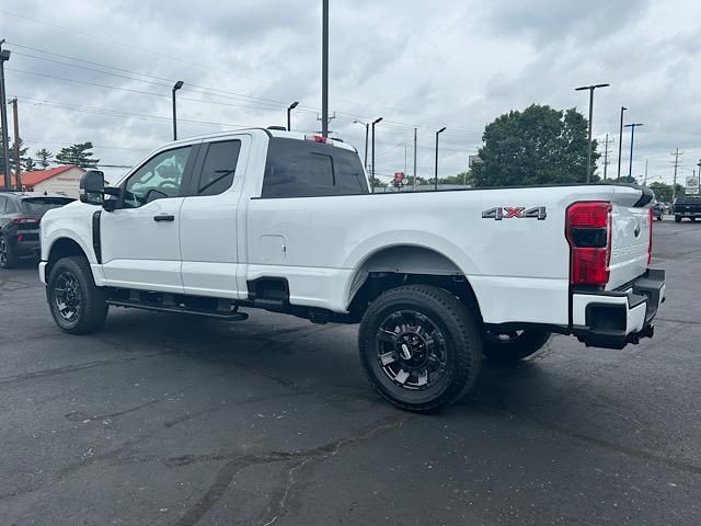 2025 Ford F-350 XL photo 4