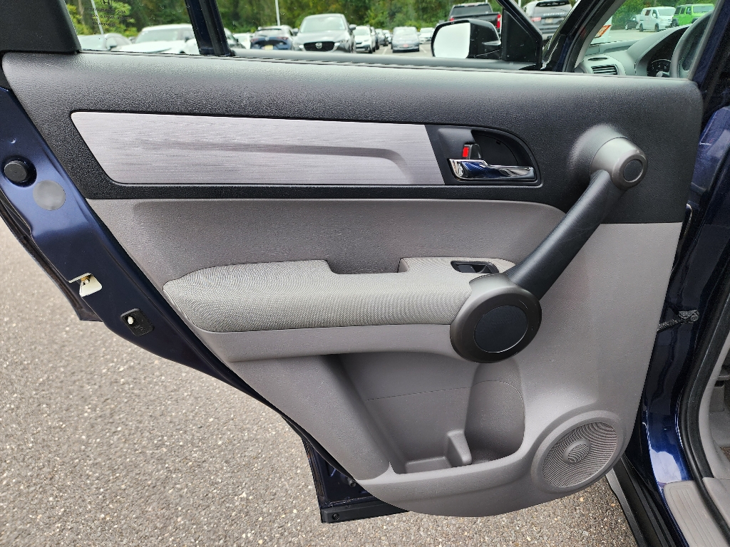 2011 Honda CR-V LX photo 25