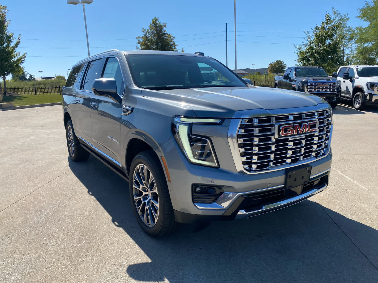 2025 Gmc Yukon XL Denali photo 2
