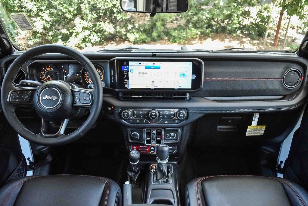 2025 Jeep Wrangler Rubicon photo 11