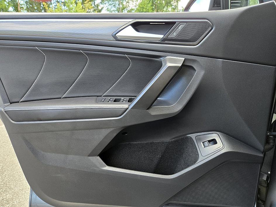 2022 Volkswagen Tiguan SE R-Line Black photo 30