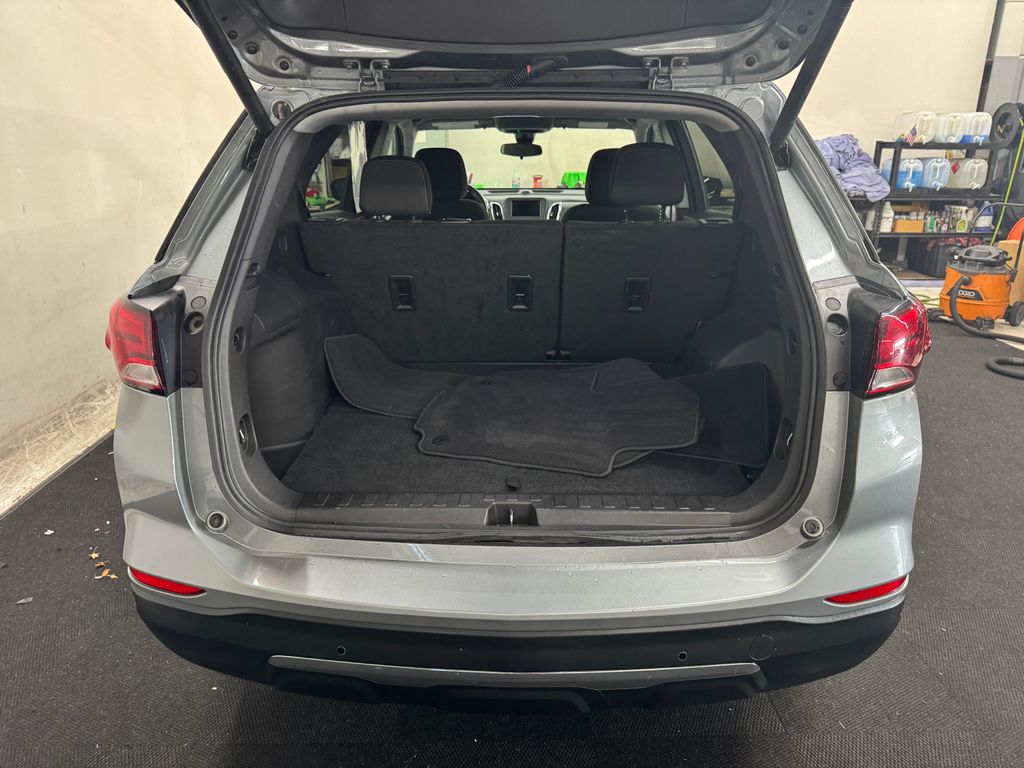 2024 Chevrolet Equinox LT photo 4