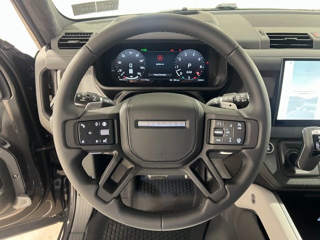 2025 Land Rover Defender 110 V8 photo 14