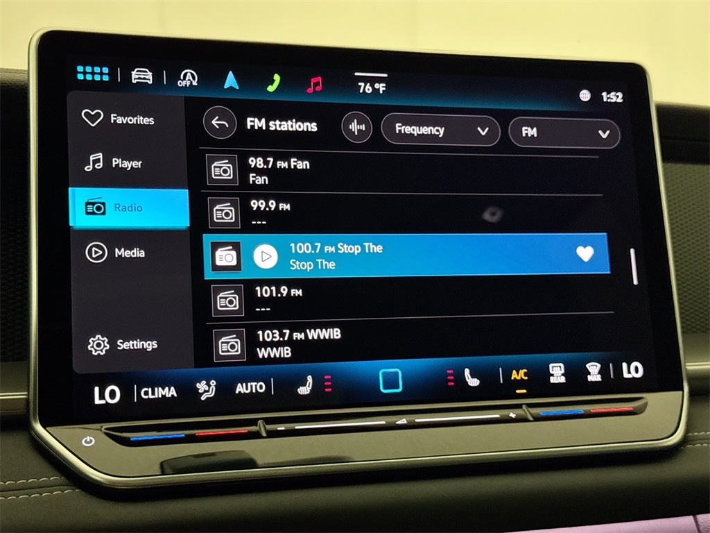 2025 Volkswagen Tiguan SE photo 26