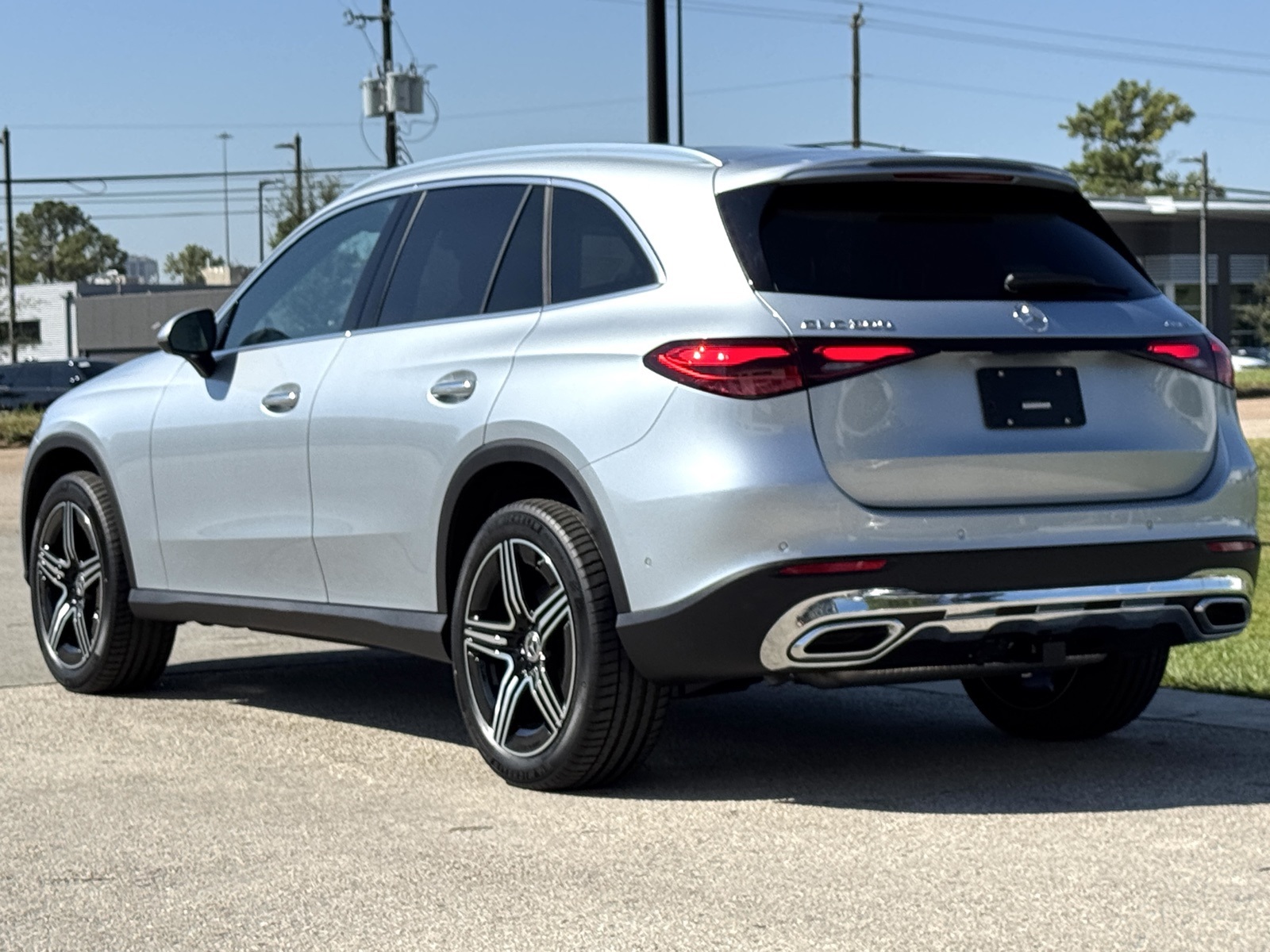 2026 Mercedes Benz GLC 300 4MATIC photo 4