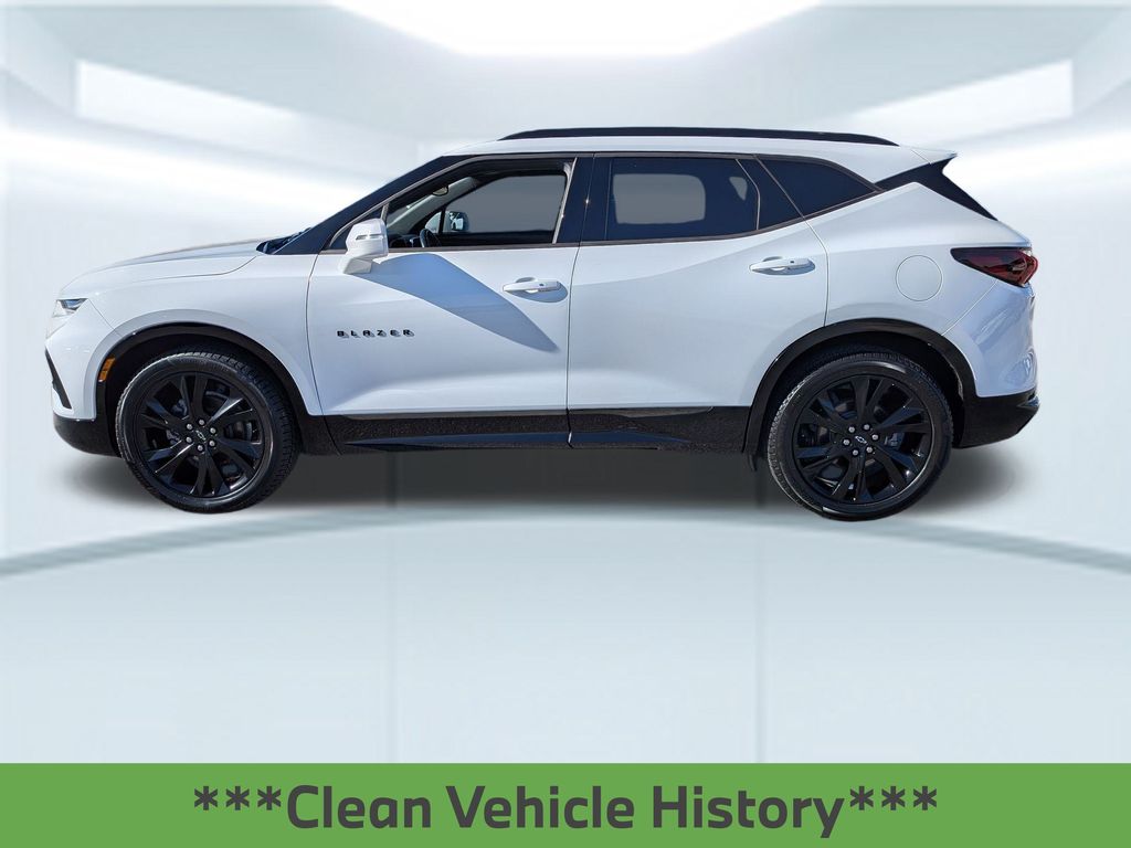 2019 Chevrolet Blazer RS photo 2