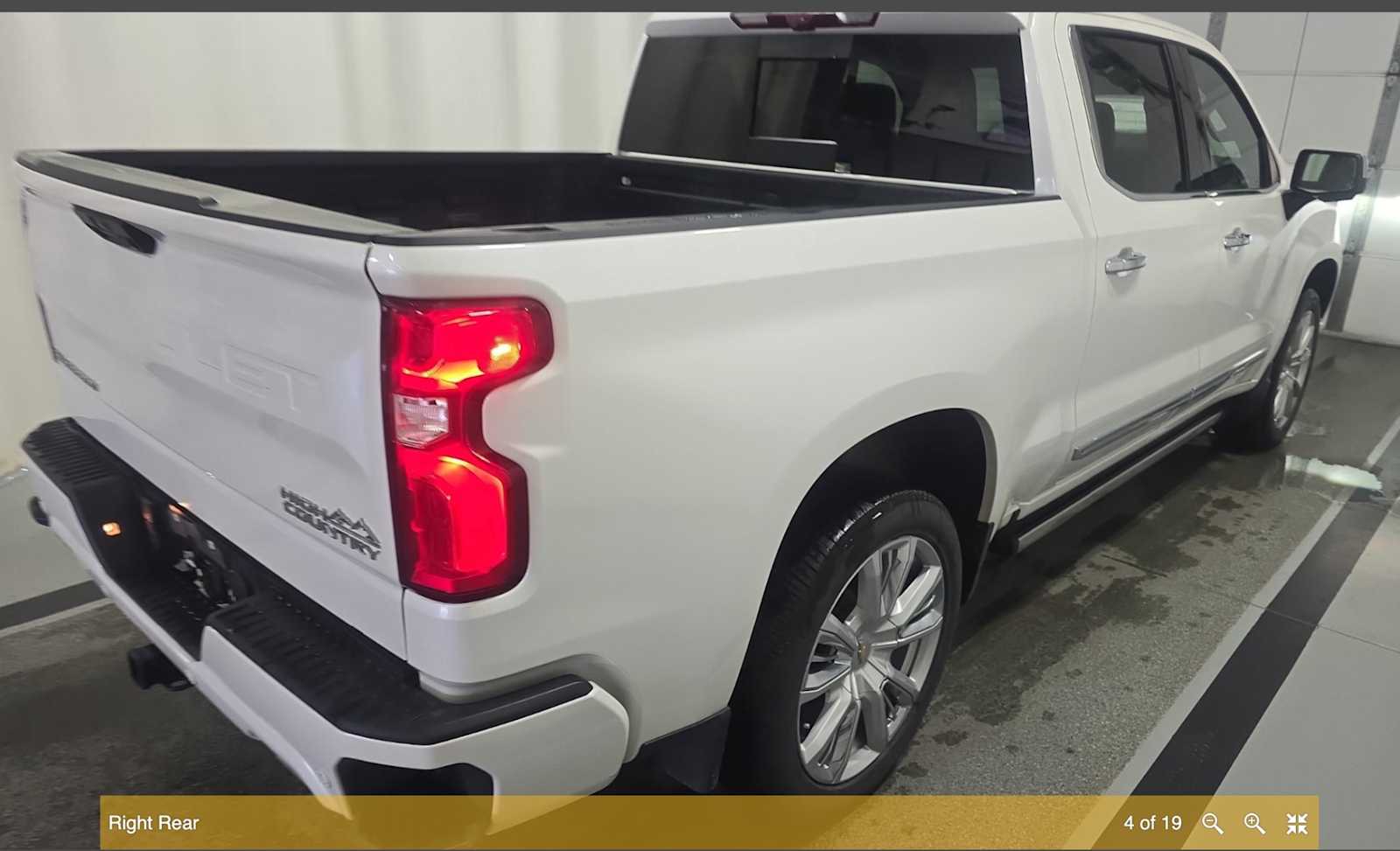 2024 Chevrolet Silverado 1500 High Country photo 4