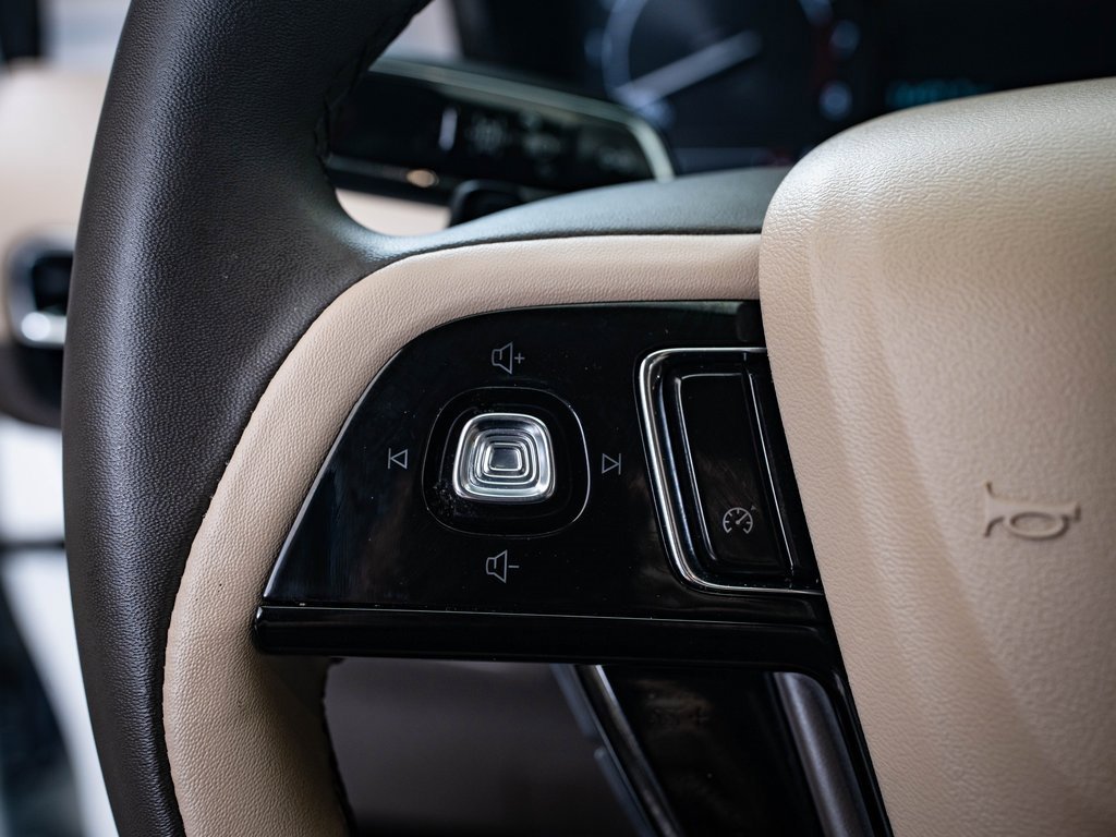 2022 Lincoln Corsair Standard photo 24