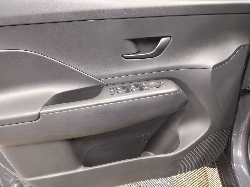 2024 Hyundai Kona SEL photo 16