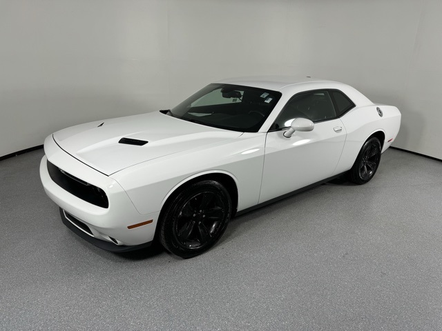 2015 Dodge Challenger SXT photo 2