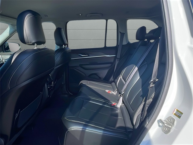 2024 Jeep Grand Cherokee Limited photo 16