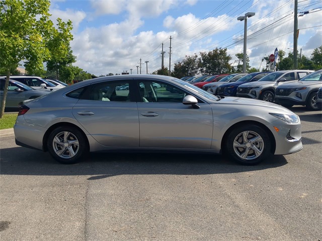 2022 Hyundai Sonata SE photo 4