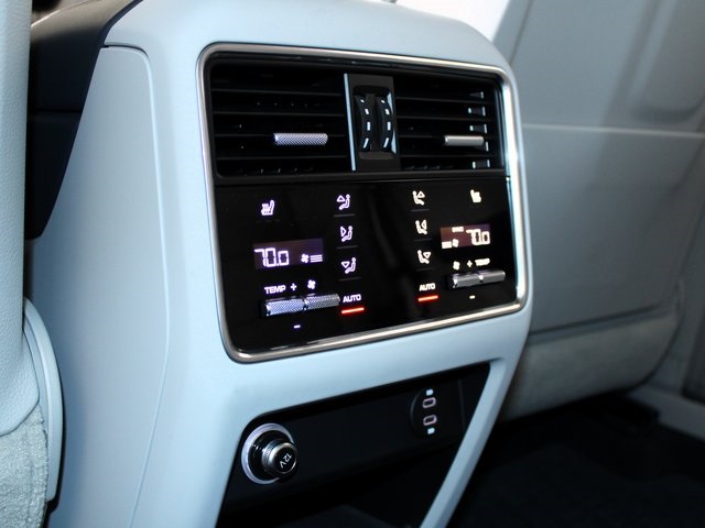 2023 Porsche Cayenne E-Hybrid Platinum Edition photo 20