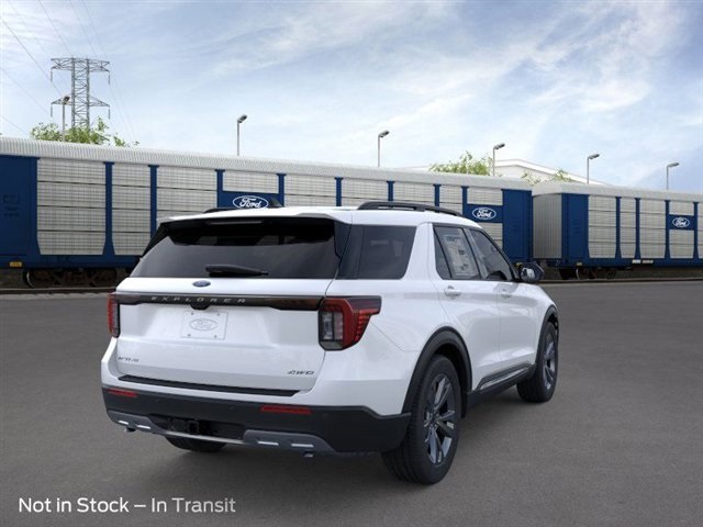 2025 Ford Explorer photo 6