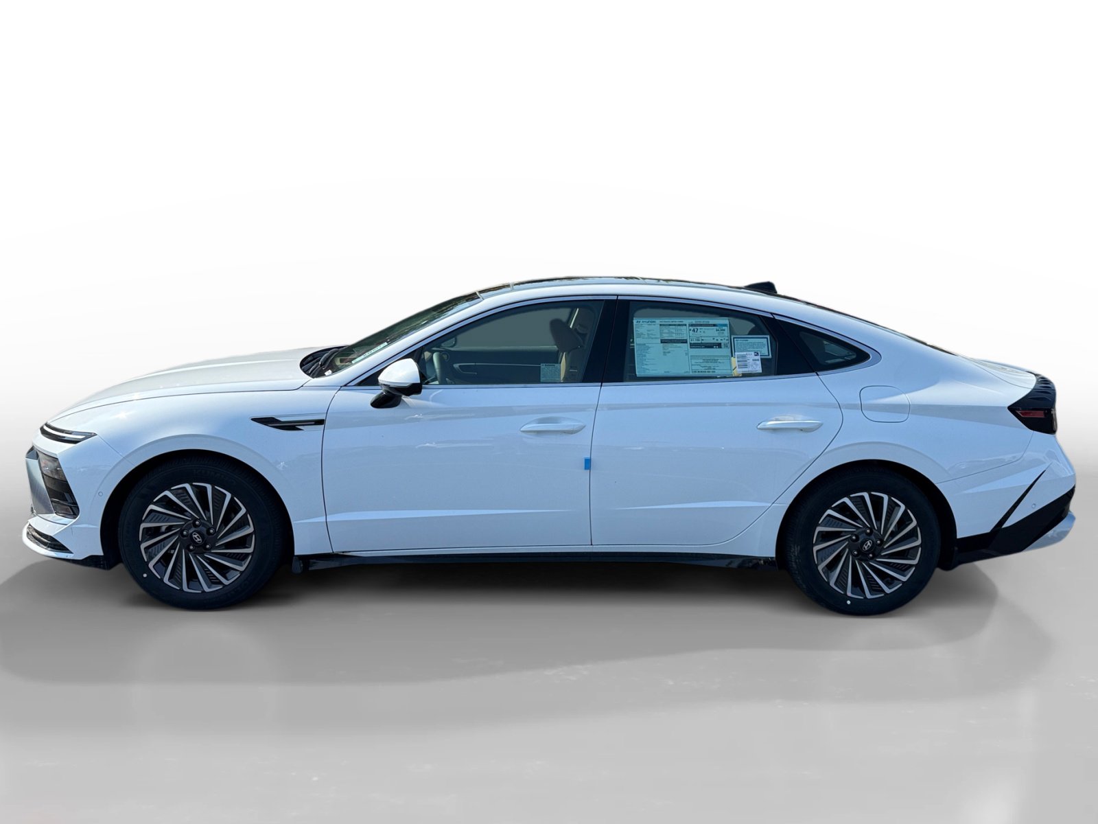 2025 Hyundai Sonata Hybrid Limited photo 2