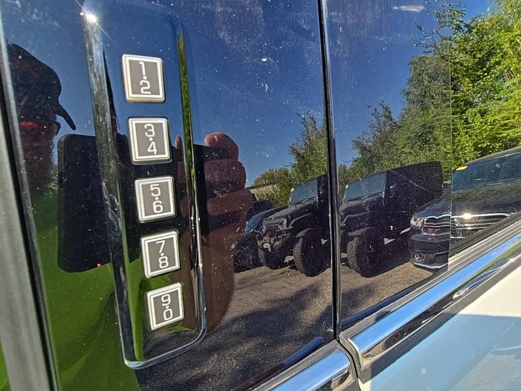 2023 Ford F-150 Platinum photo 15