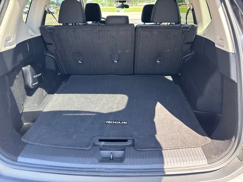 2023 Nissan Rogue SV photo 21
