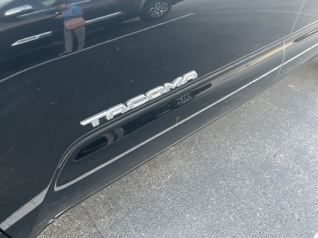 2023 Toyota Tacoma SR5 V6 photo 4