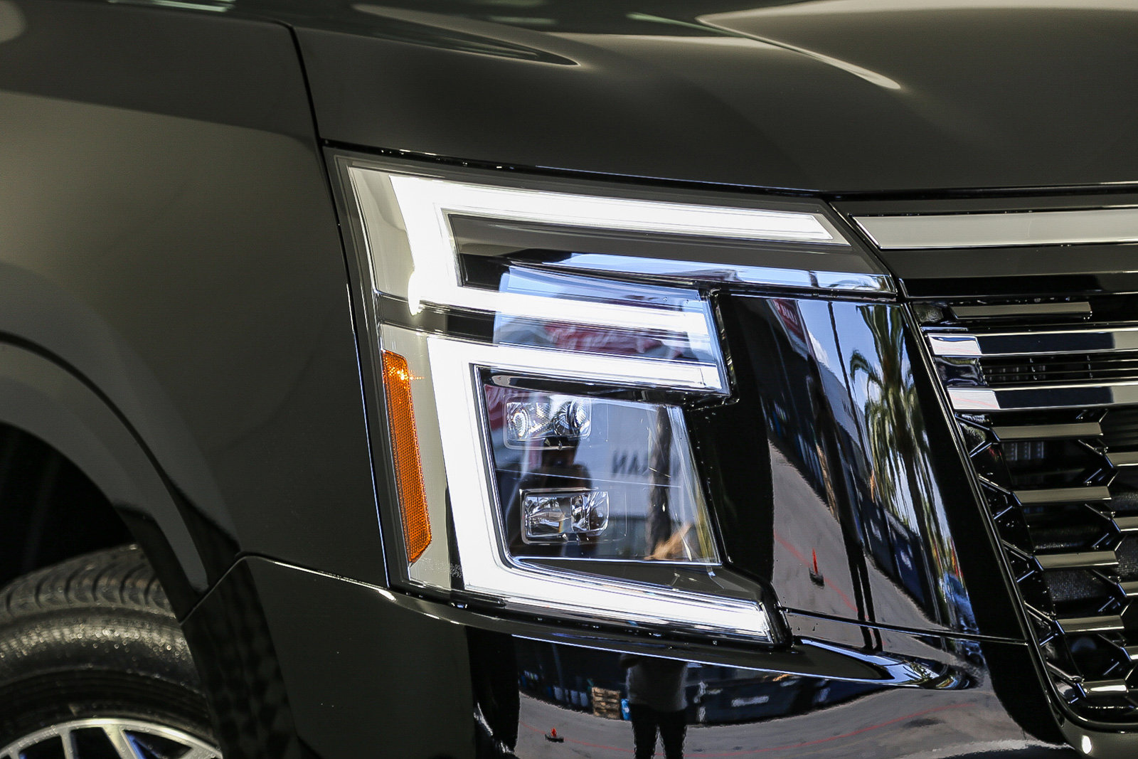 2025 Nissan Armada SL photo 2