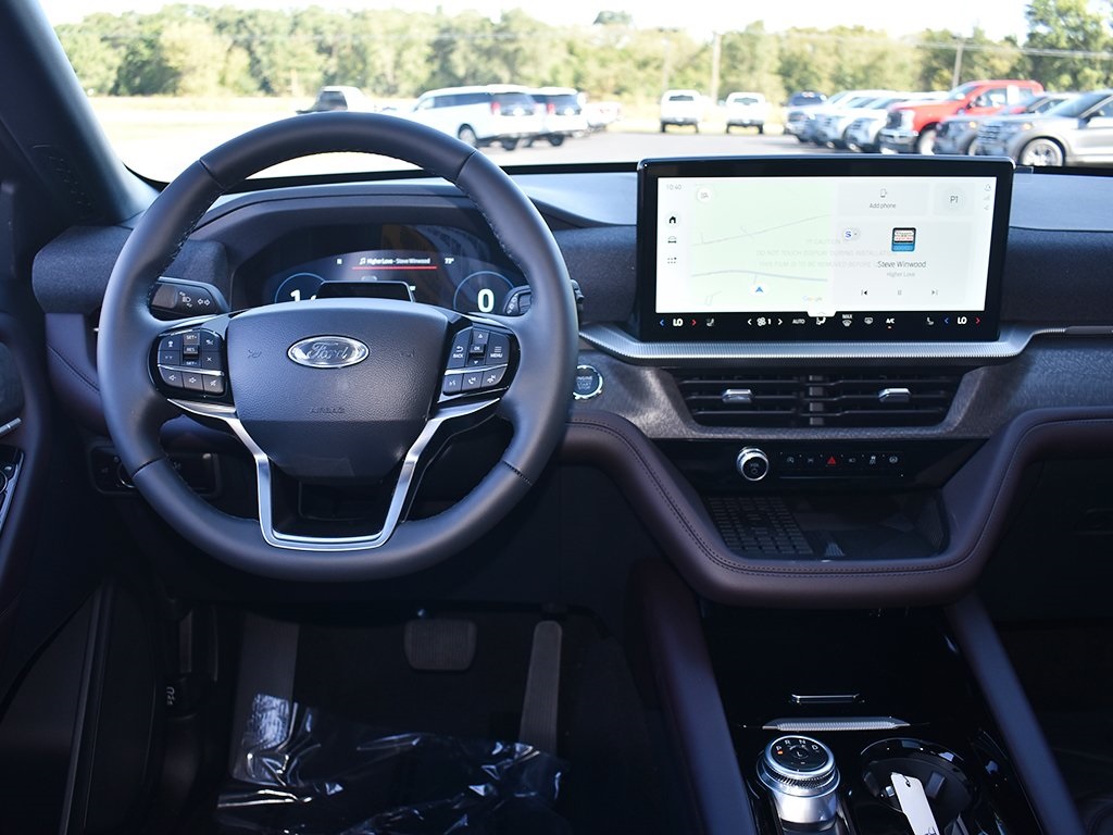 2025 Ford Explorer Platinum photo 16