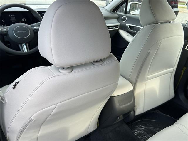2026 Hyundai Sonata SE photo 2