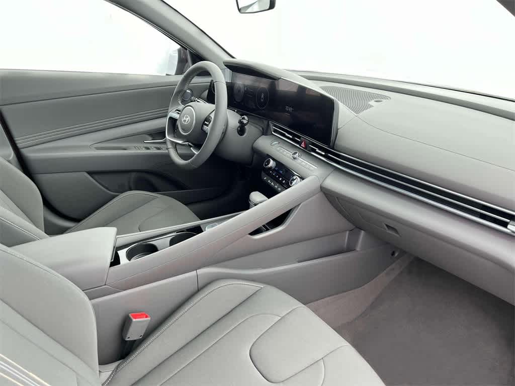 2024 Hyundai Elantra SEL Convenience photo 21