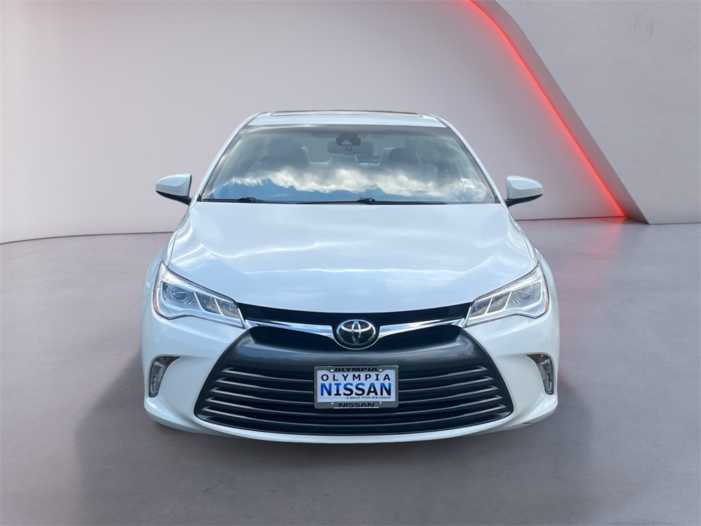 2017 Toyota Camry XLE photo 8