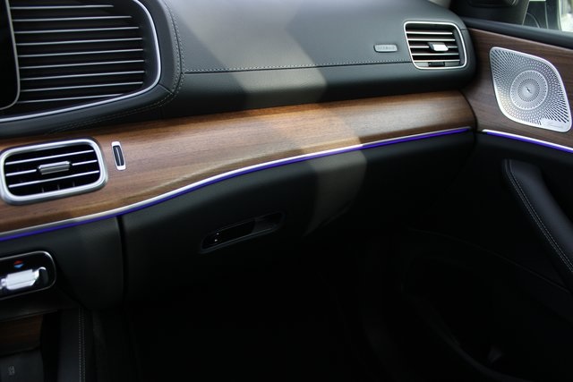 2026 Mercedes Benz GLS 450 4MATIC photo 32
