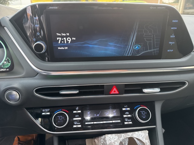 2022 Hyundai Sonata Hybrid Limited photo 3