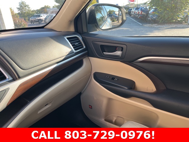2016 Toyota Highlander Limited Platinum photo 31