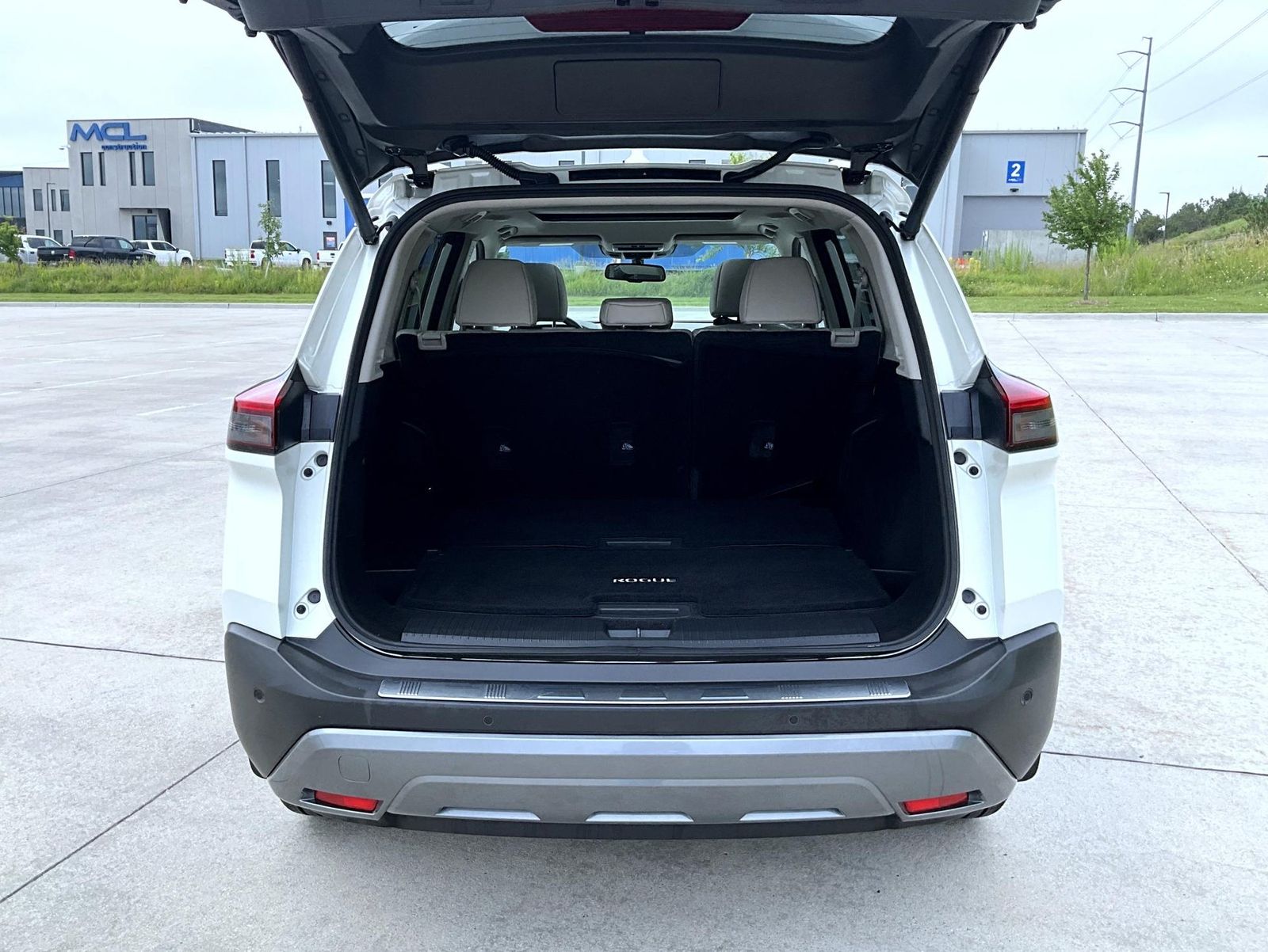 2022 Nissan Rogue SL photo 9