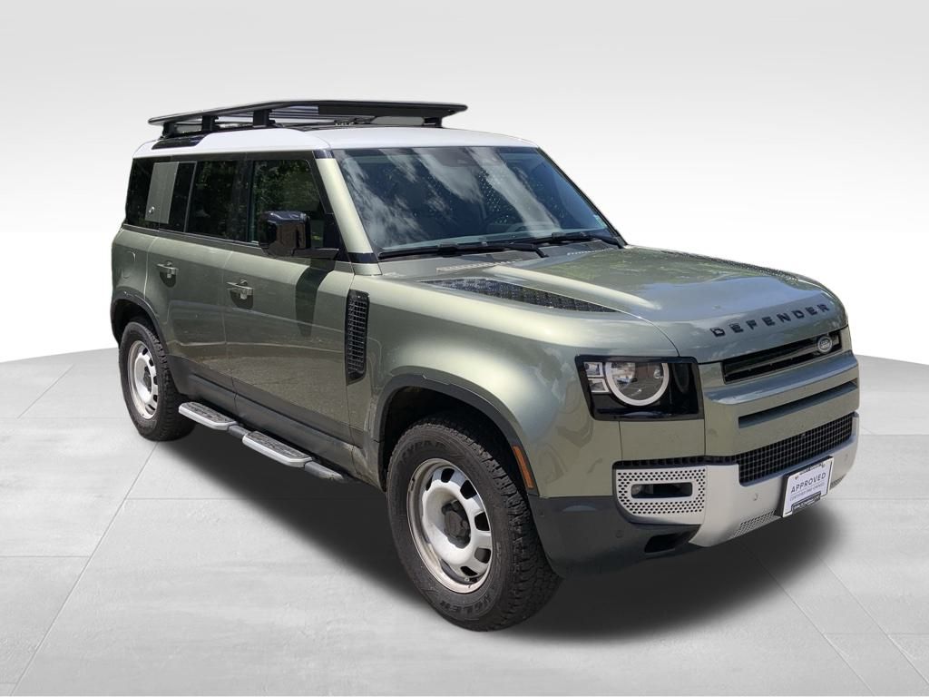 2023 Land Rover Defender 110 S photo 2
