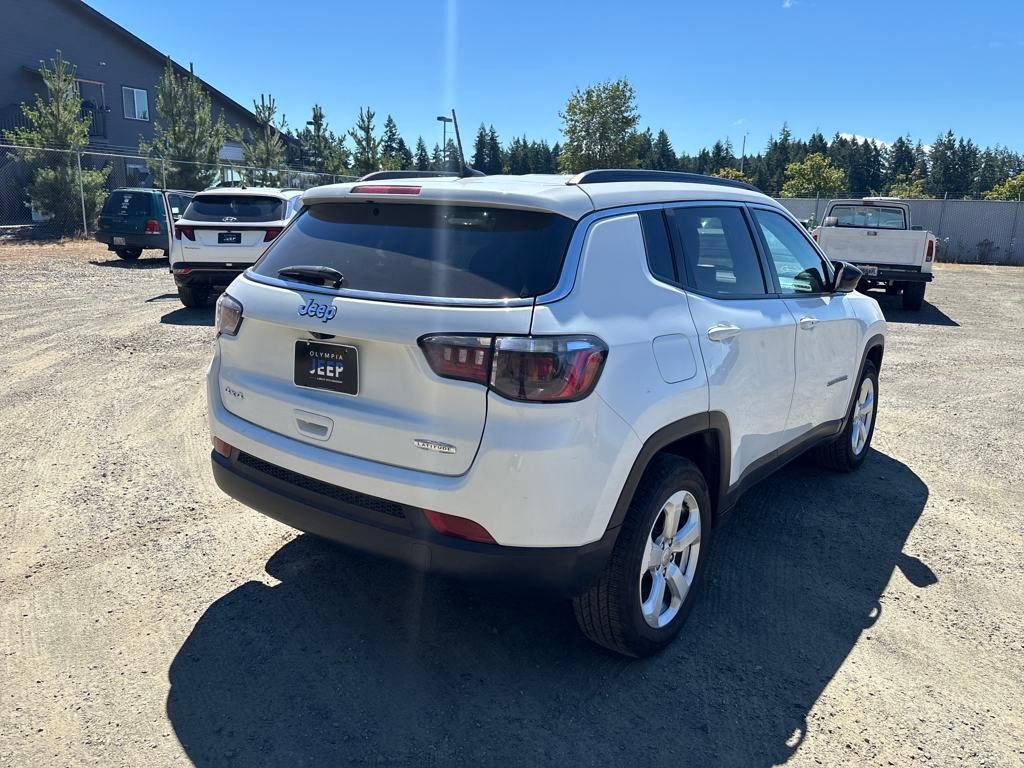 2022 Jeep Compass Latitude photo 4