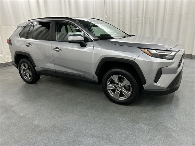 2023 Toyota RAV4 XLE's photo