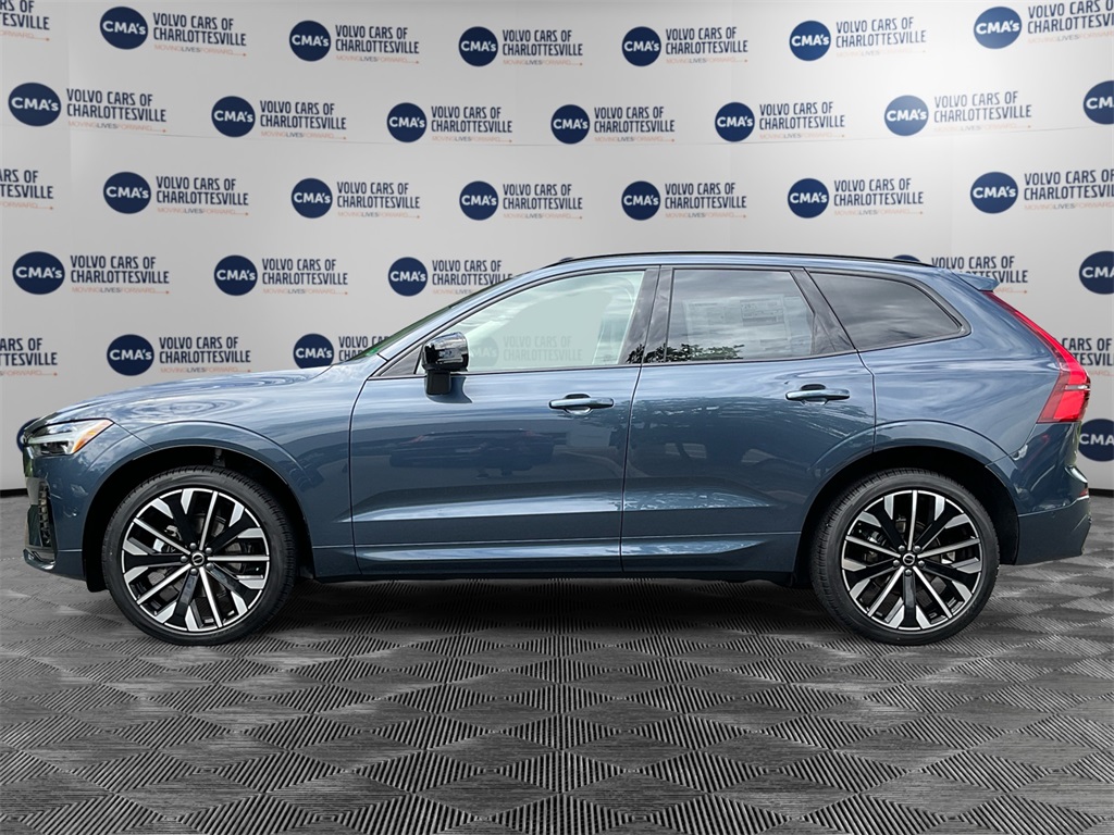 2026 Volvo XC60 B5 photo 2
