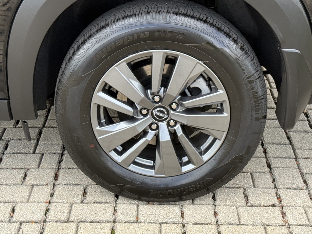 2025 Nissan Pathfinder S photo 7