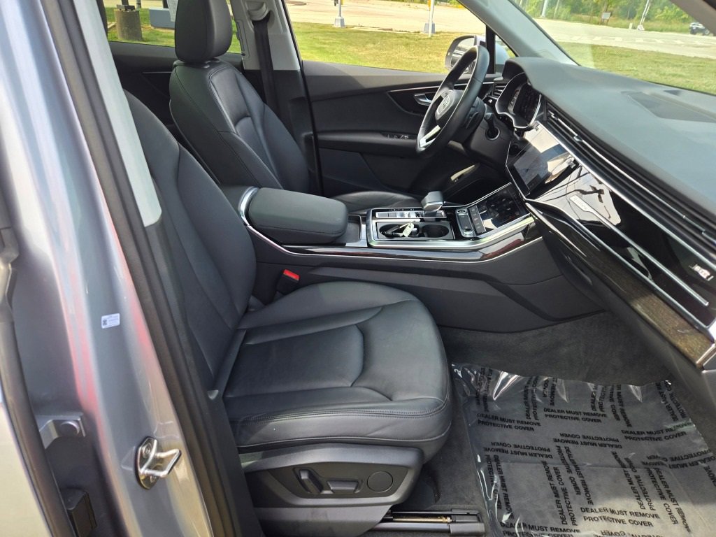 2022 Audi Q7 55 Premium Plus photo 4