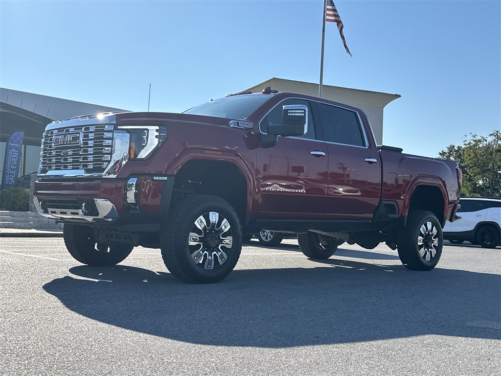 2024 Gmc Sierra 2500 HD Denali photo 2
