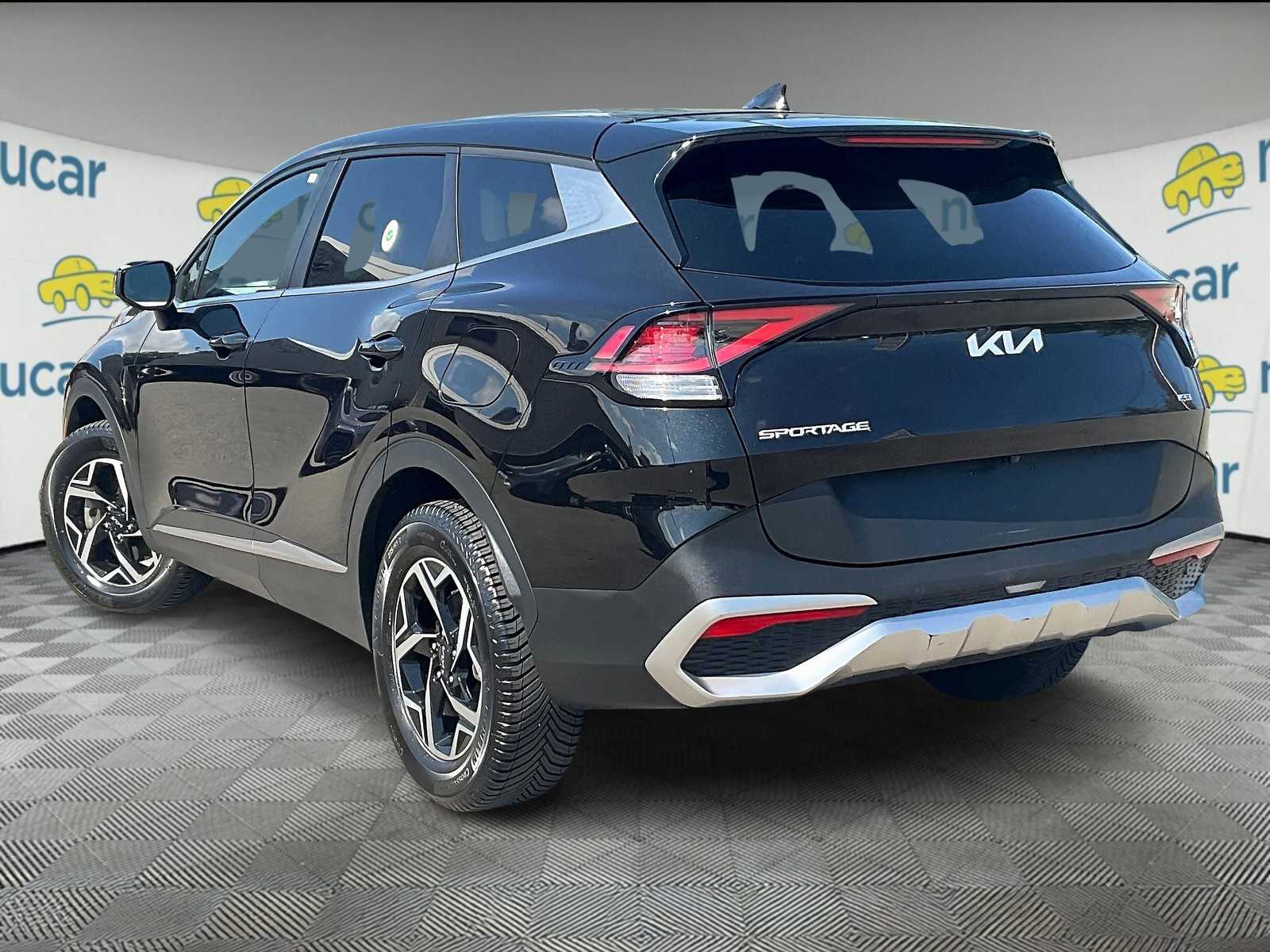 2023 Kia Sportage LX photo 4