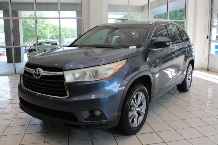 Used 2014 Toyota Highlander XLE with VIN 5TDKKRFH0ES025716 for sale in Bogart, GA