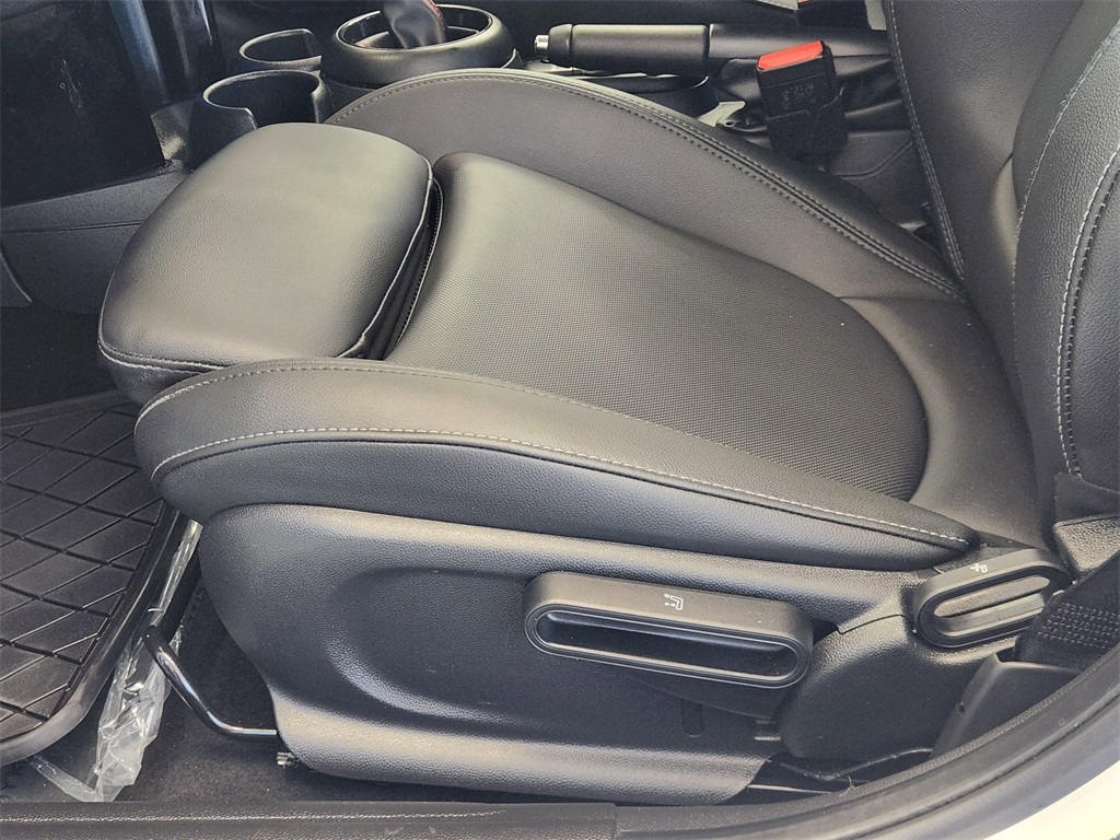 2019 Mini Cooper Hardtop S photo 19