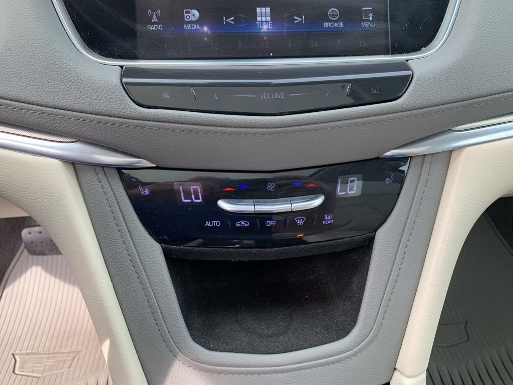 2019 Cadillac XT5 Luxury photo 17